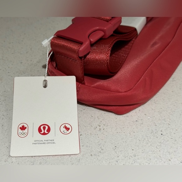 ✨NWT✨ Lululemon: Future Legacy Everywhere Belt Bag Mini - Picture 7 of 10